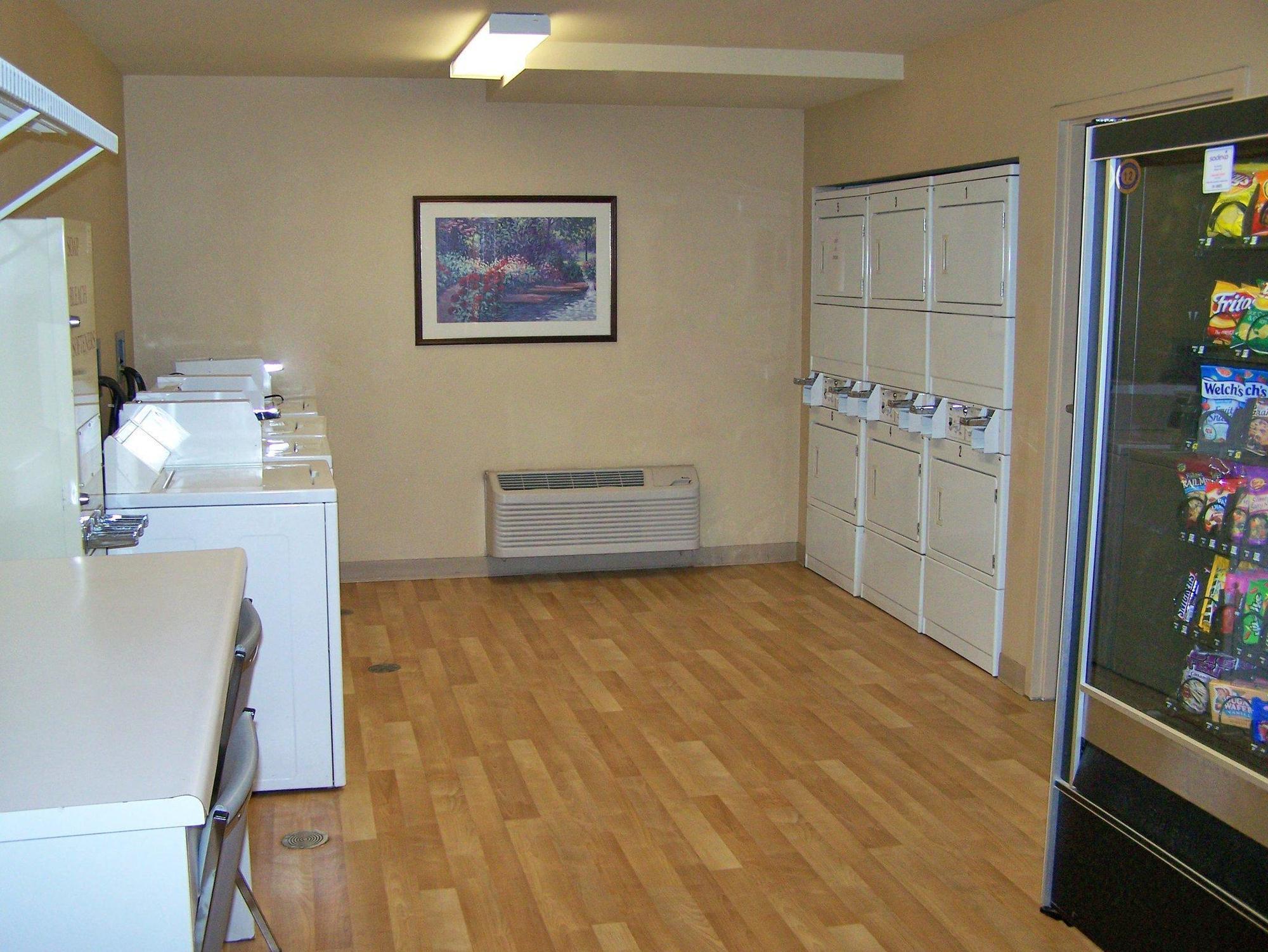 Suburban Studios Minneapolis Блумингтън Екстериор снимка