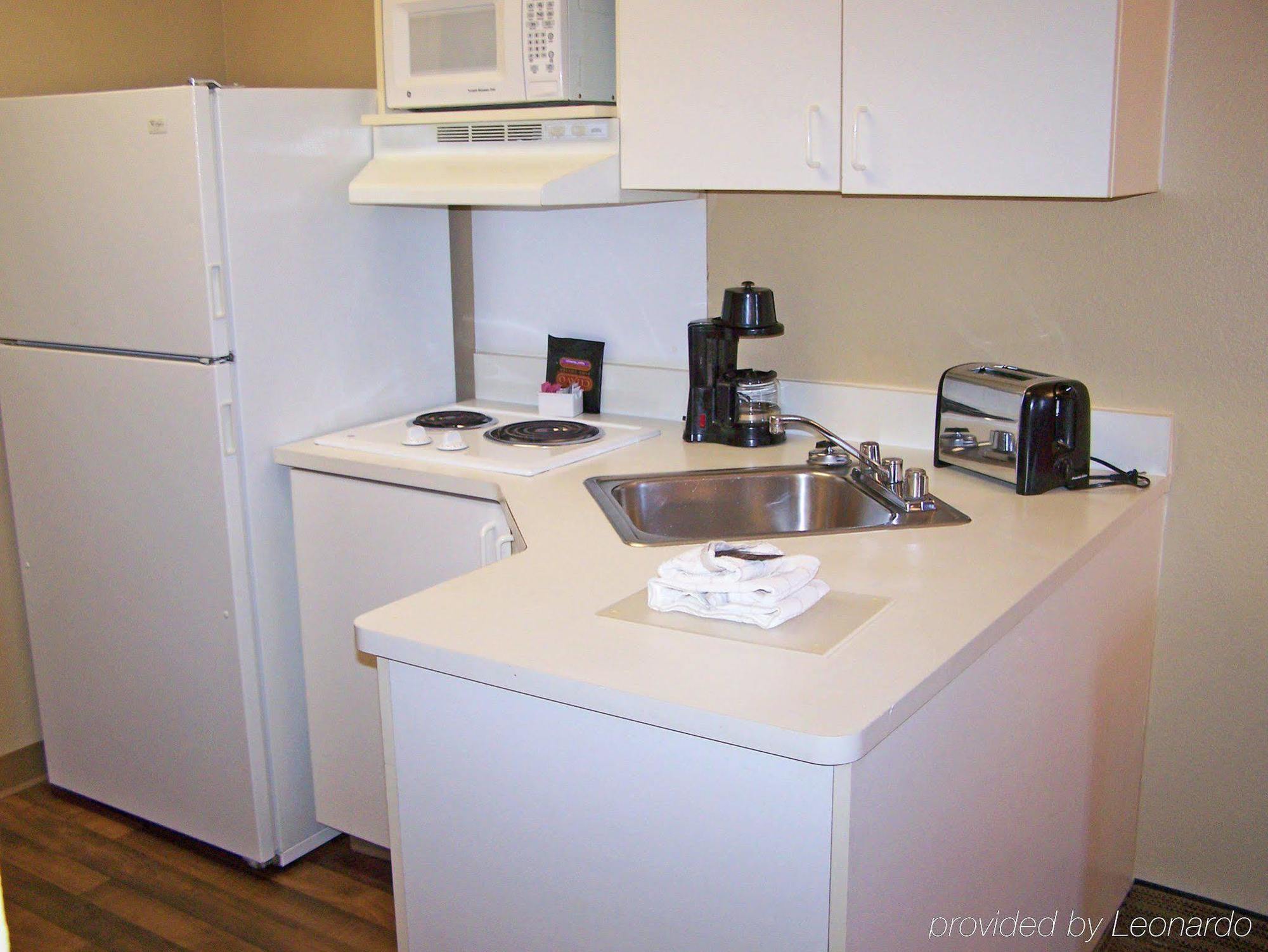 Suburban Studios Minneapolis Блумингтън Екстериор снимка
